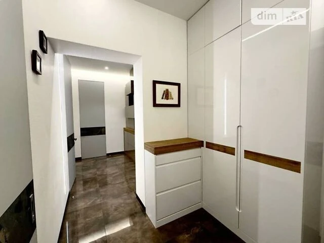 Apartment for sale 155 sq. m. with high-quality renovation and furniture in Zh