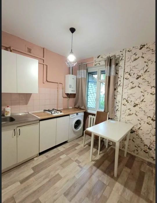 Продам 1 комнатную квартиру низ О. Поля