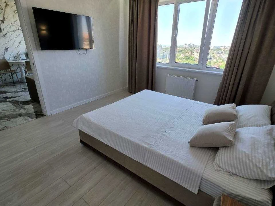 Apartment. Odesa, Literaturna St.