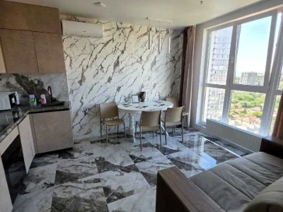 Apartment. Odesa, Literaturna St.