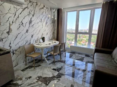 Apartment. Odesa, Literaturna St.