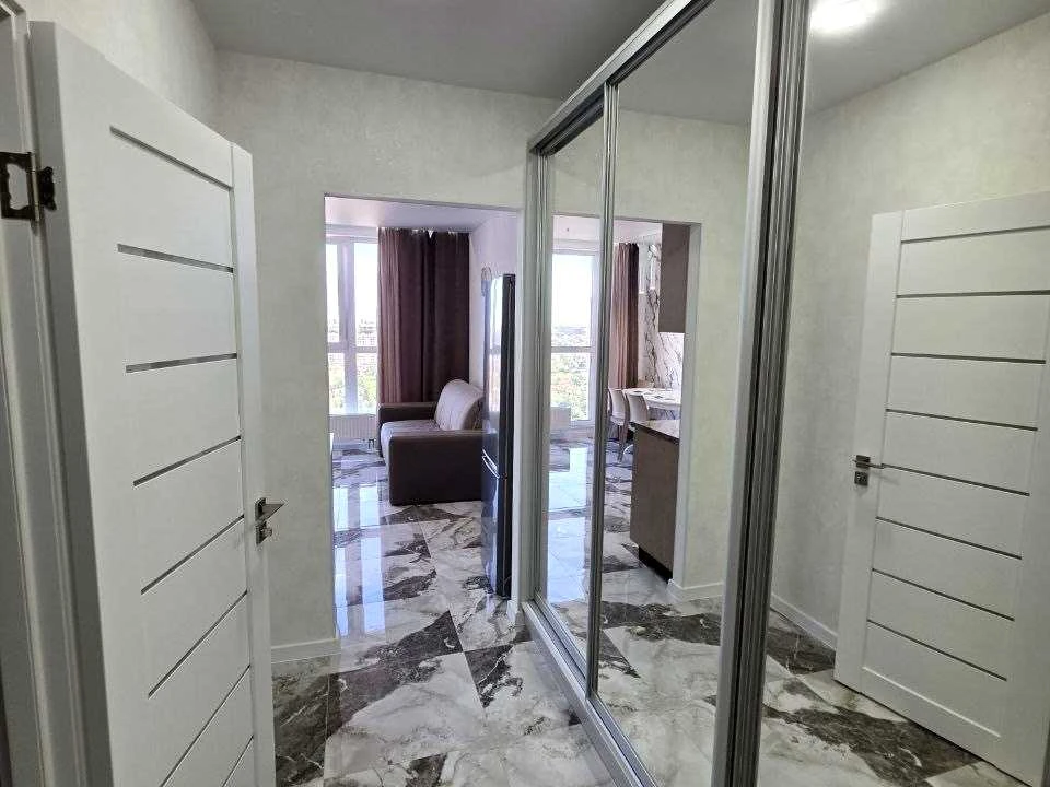 Apartment. Odesa, Literaturna St.