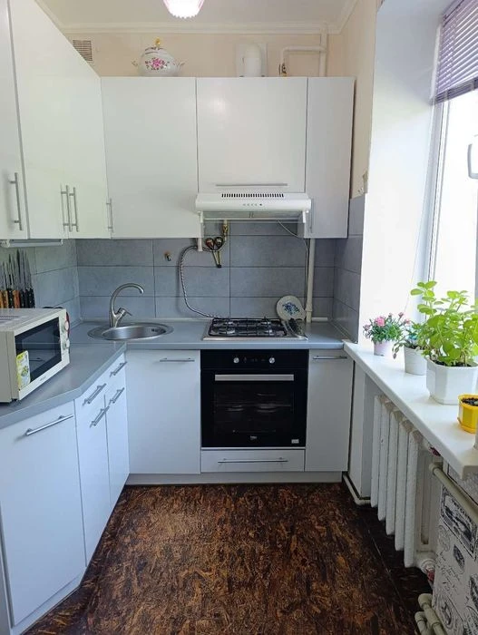 Продажа 2 комнатной квартиры ,район Титова ( Независимости) 2