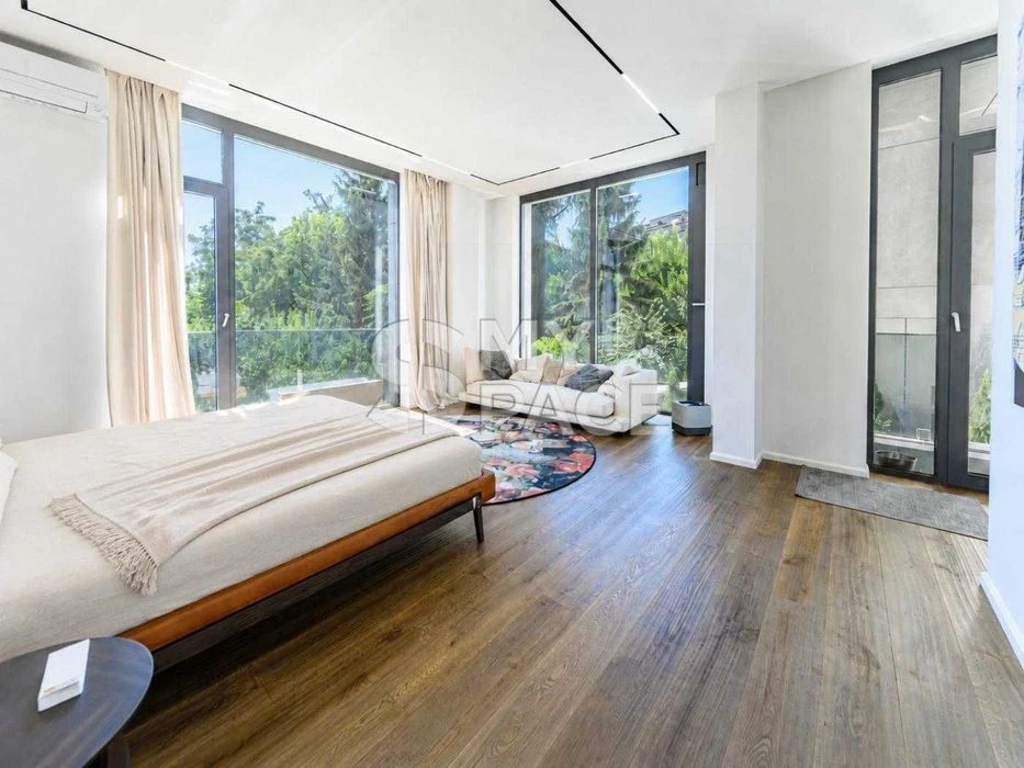 Elite 4-room apartment in Hidden residential complex, Vidovaya on Botanichnyi