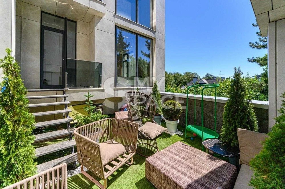Elite 4-room apartment in Hidden residential complex, Vidovaya on Botanichnyi