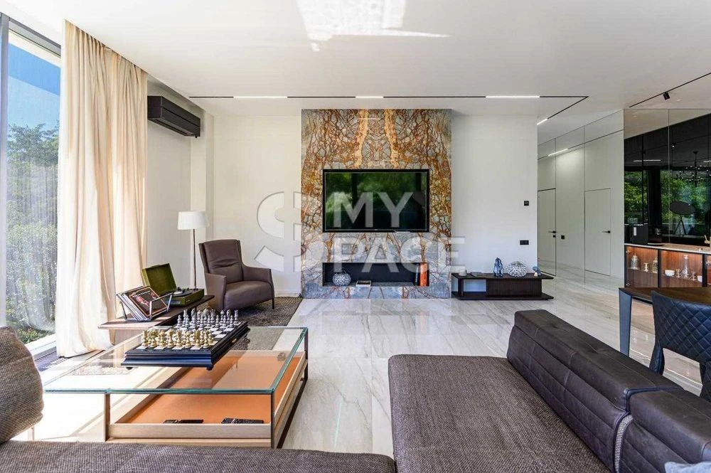 Elite 4-room apartment in Hidden residential complex, Vidovaya on Botanichnyi