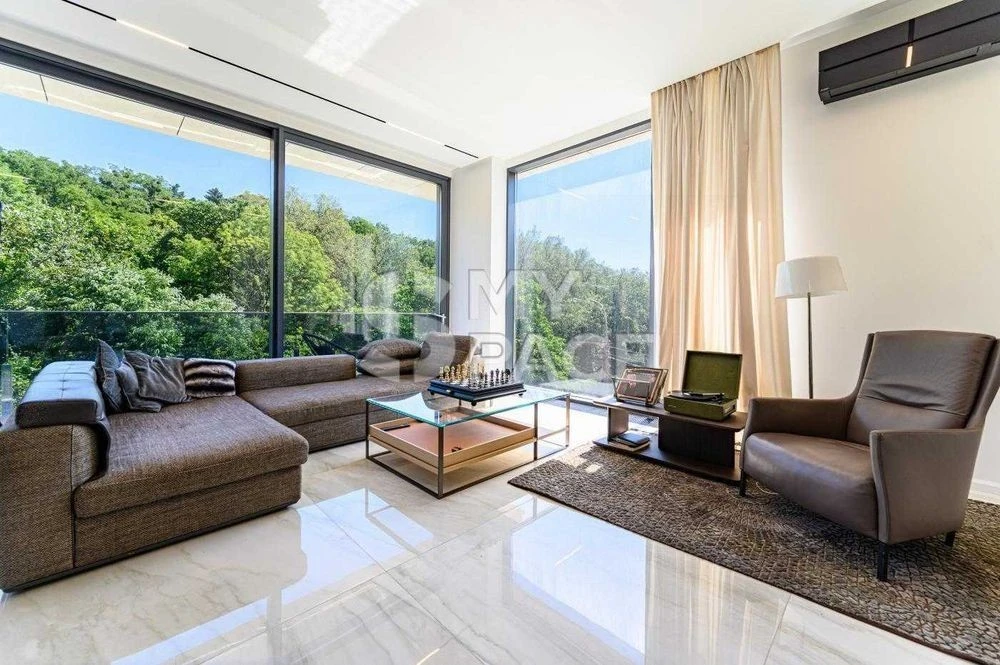 Elite 4-room apartment in Hidden residential complex, Vidovaya on Botanichnyi