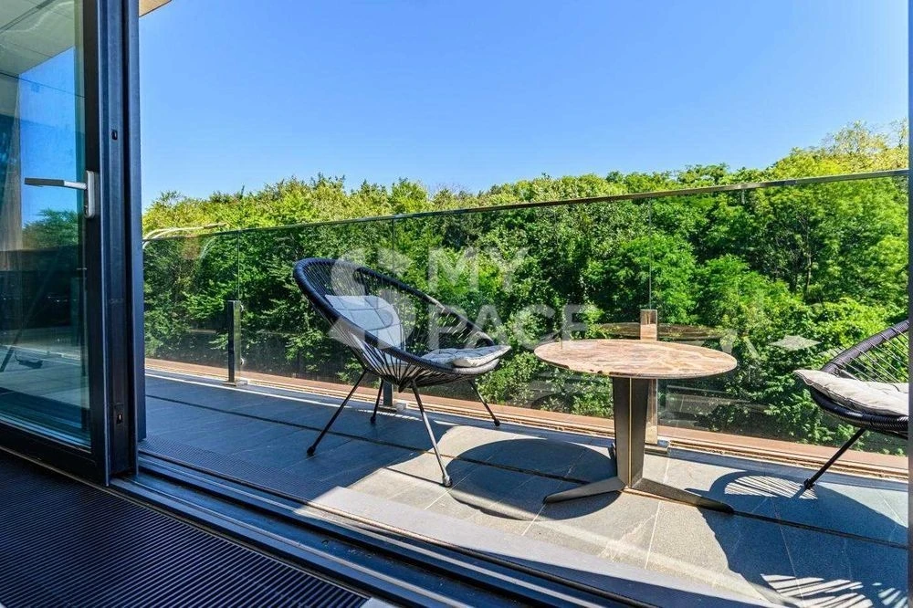 Elite 4-room apartment in Hidden residential complex, Vidovaya on Botanichnyi