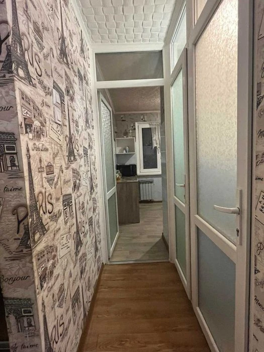 Можно под ваучер, есть восстановление. Двухкомнатная квартира где есть в