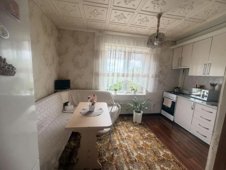 2-room apartment on Pavlokichkaska Street