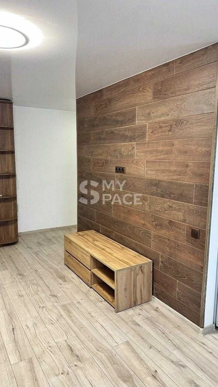 Продаж 1к квартири 32 кв. м на вул. Кирилівська • ID 3465816