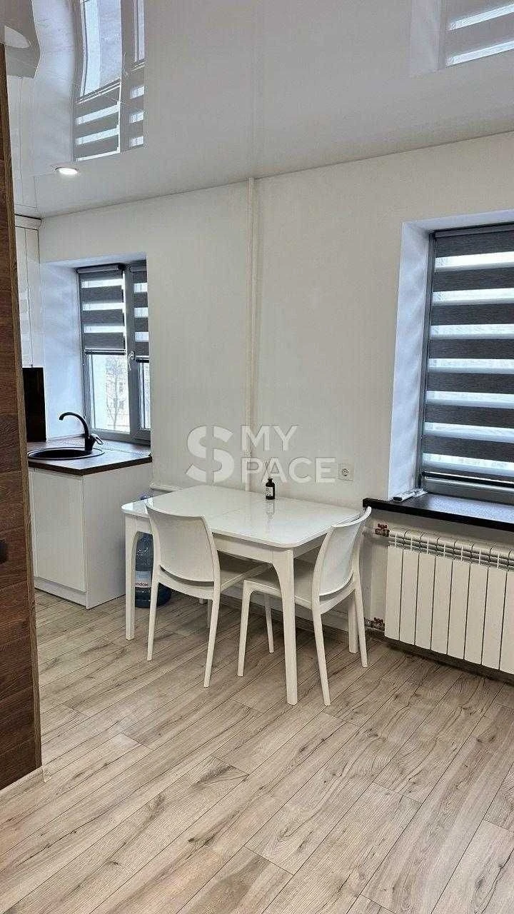 Продаж 1к квартири 32 кв. м на вул. Кирилівська • ID 3465816