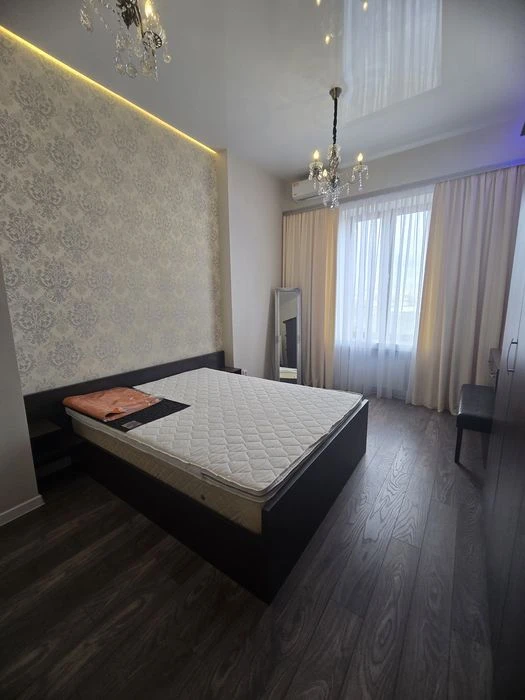Selling a beautiful 3-room apartment near the center.