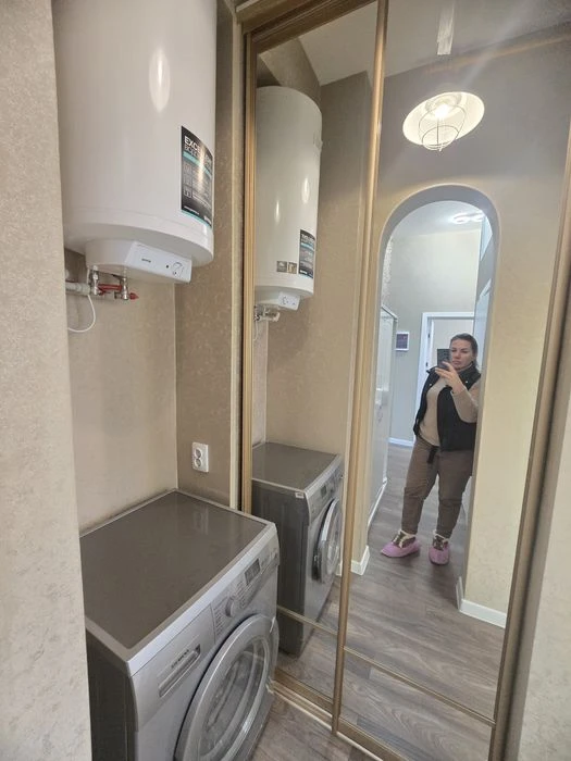 Selling a beautiful 3-room apartment near the center.