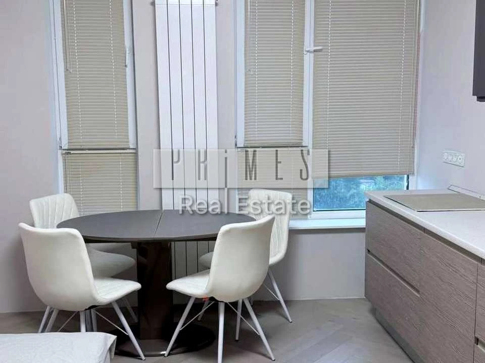 Apartment. Kyiv, Sobornosti Ave. (Vozzyednats'nykh), 17 k.