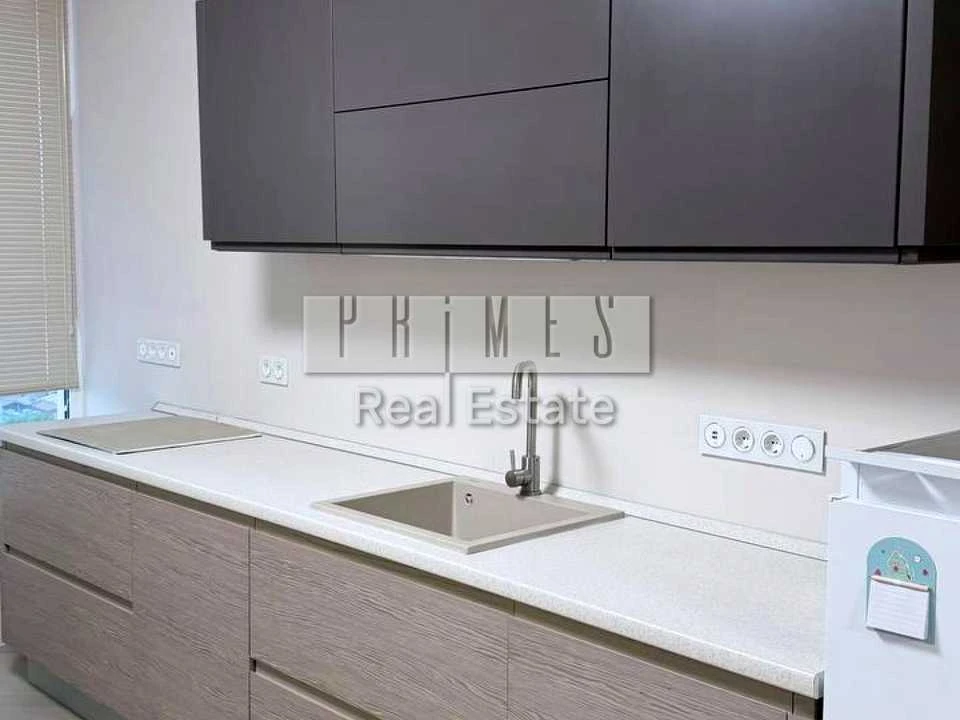 Apartment. Kyiv, Sobornosti Ave. (Vozzyednats'nykh), 17 k.