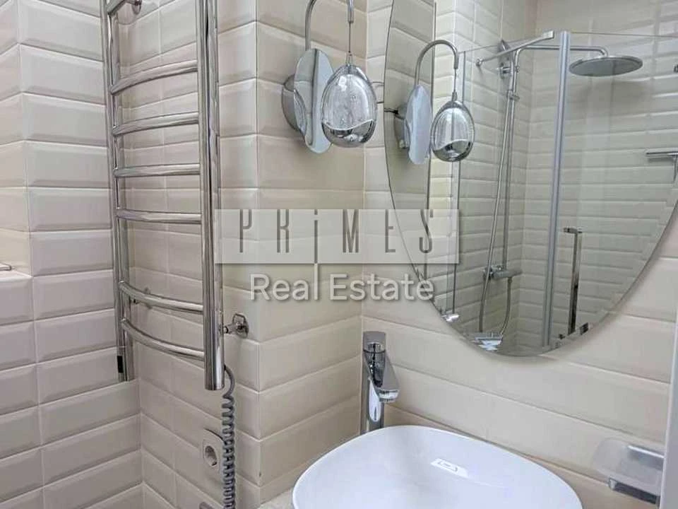 Apartment. Kyiv, Sobornosti Ave. (Vozzyednats'nykh), 17 k.