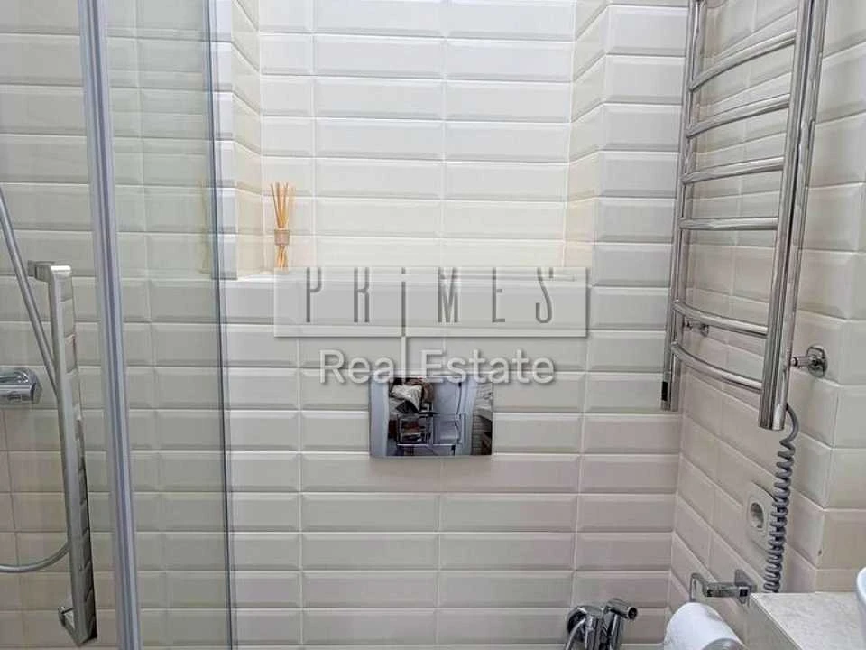 Apartment. Kyiv, Sobornosti Ave. (Vozzyednats'nykh), 17 k.