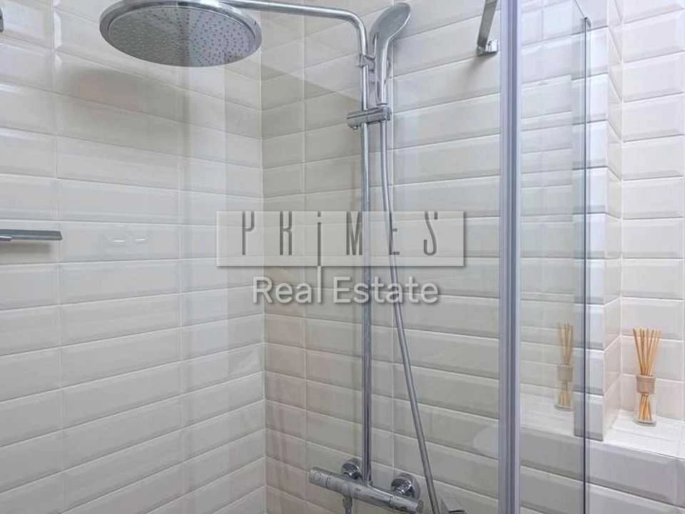 Apartment. Kyiv, Sobornosti Ave. (Vozzyednats'nykh), 17 k.
