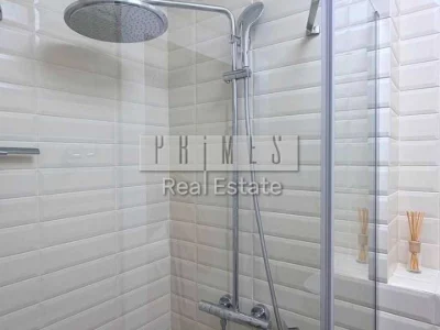 Apartment. Kyiv, Sobornosti Ave. (Vozzyednats'nykh), 17 k.