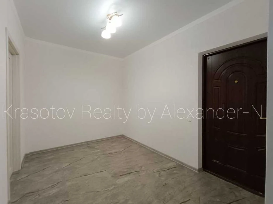 YHK Evropeyskyi: I will sell a new apartment on Kotovskogo village! There are