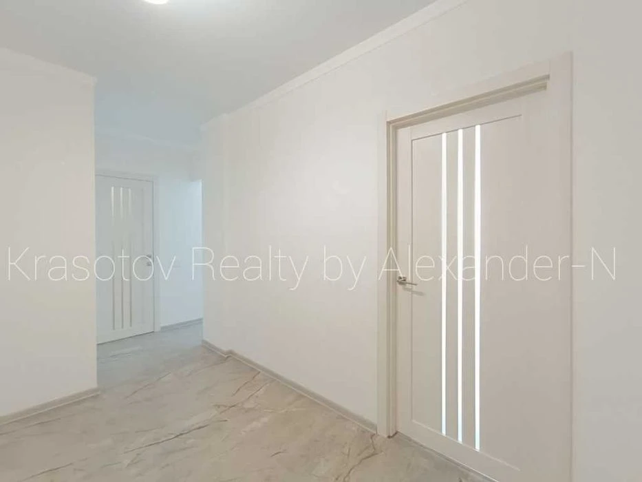 YHK Evropeyskyi: I will sell a new apartment on Kotovskogo village! There are