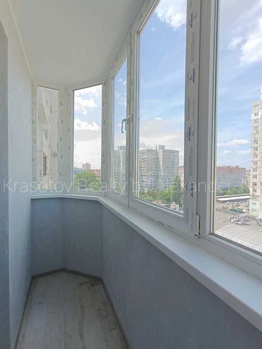 YHK Evropeyskyi: I will sell a new apartment on Kotovskogo village! There are