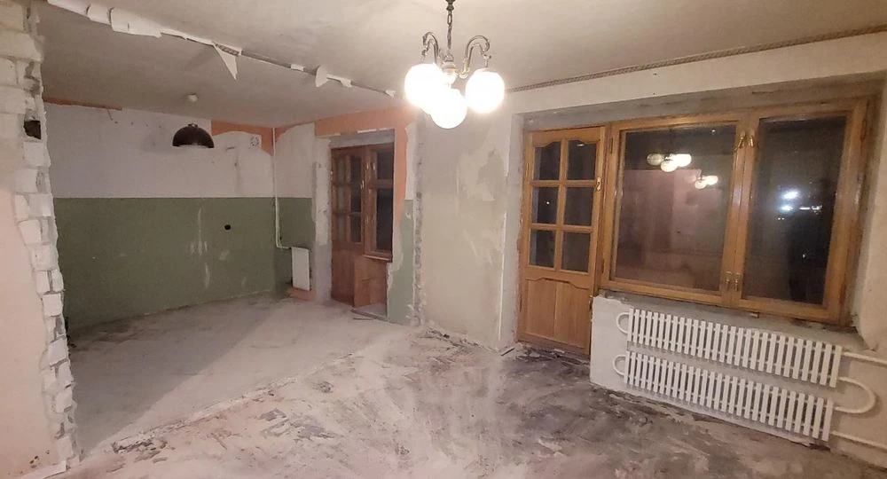 Продажа 3-х комнатной кв. в Южном мкрне, кирпичное здание