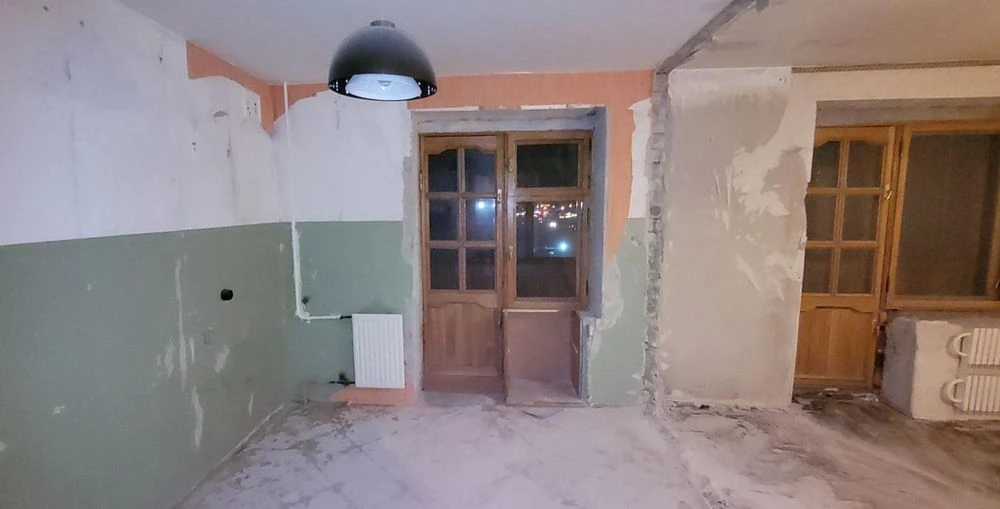 Продажа 3-х комнатной кв. в Южном мкрне, кирпичное здание