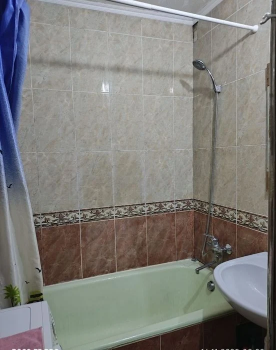 3-room apartment for sale st. Poznyaki metro station