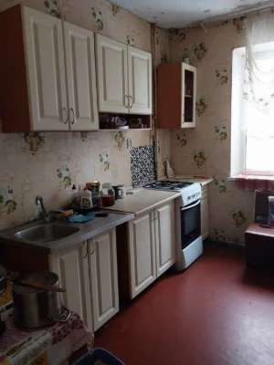 3-room apartment for sale st. Poznyaki metro station
