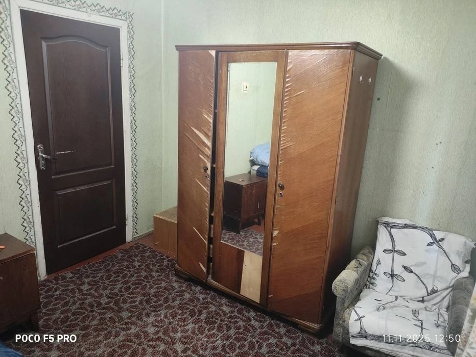 3-room apartment for sale st. Poznyaki metro station