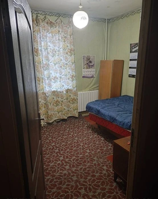3-room apartment for sale st. Poznyaki metro station