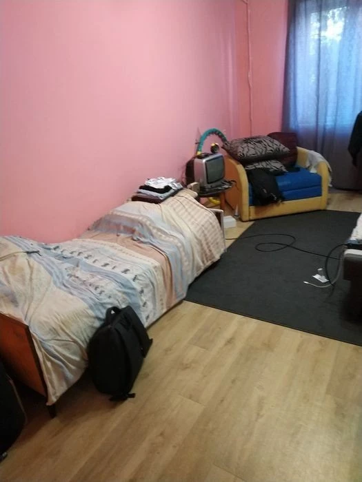 3-room apartment for sale st. Poznyaki metro station