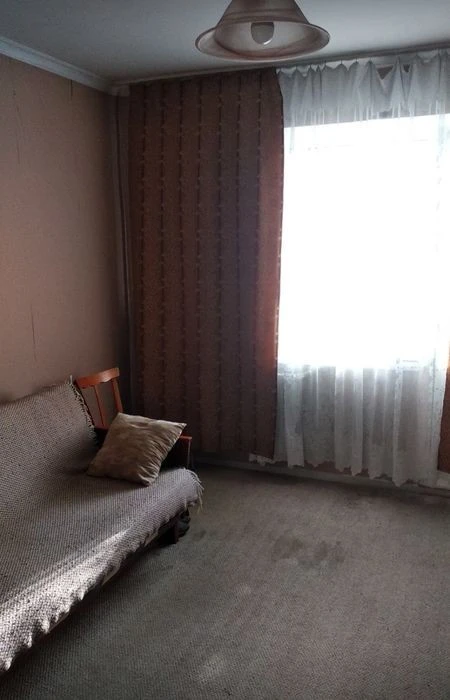 3-room apartment for sale st. Poznyaki metro station