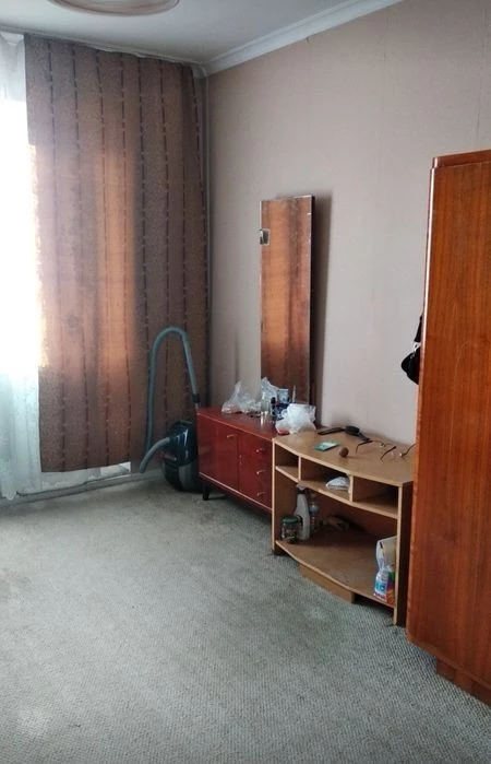3-room apartment for sale st. Poznyaki metro station