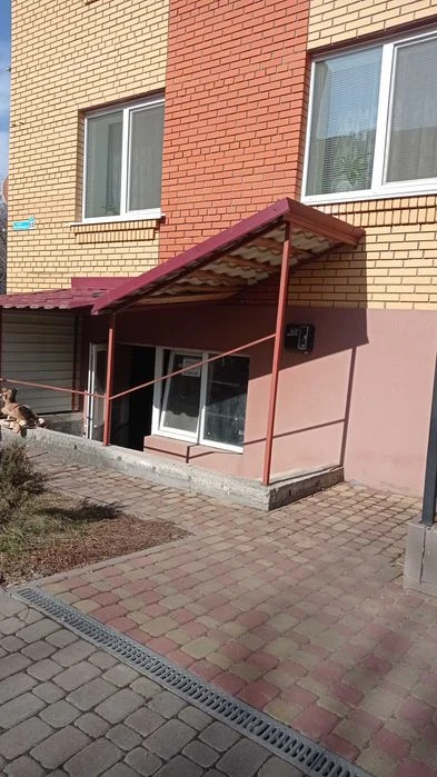 Продам квартиру в новобудові(напівцоколь)
