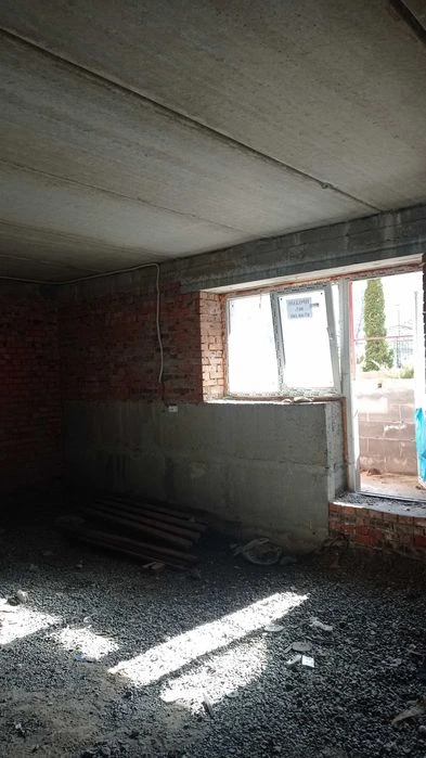 Продам квартиру в новобудові(напівцоколь)