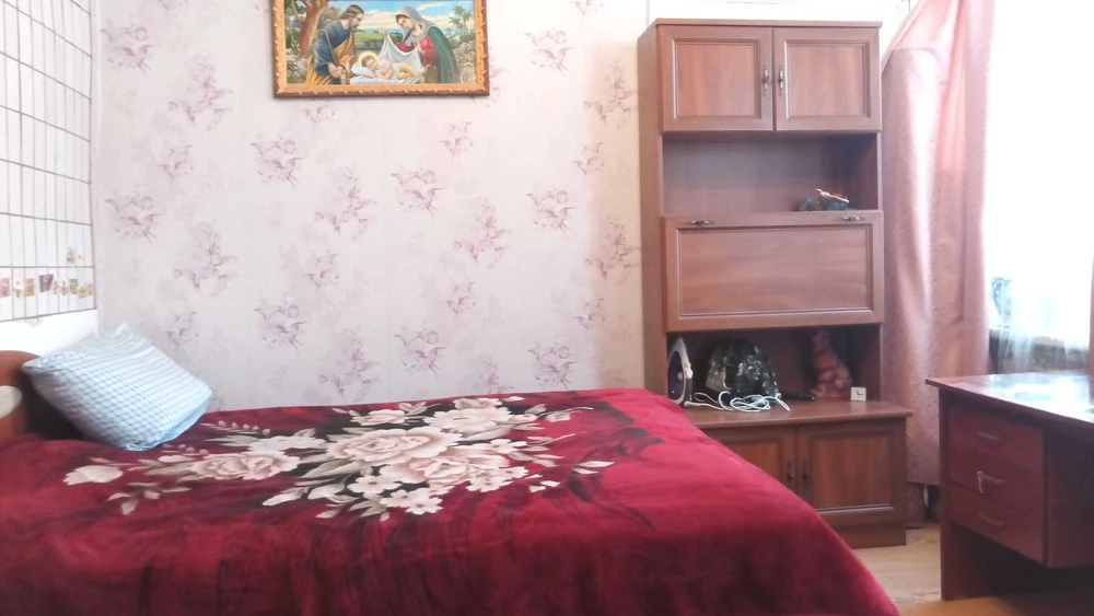Продам 4х к. квартиру, р-н пр. А. Поля ( Кирова ), ул. Светл