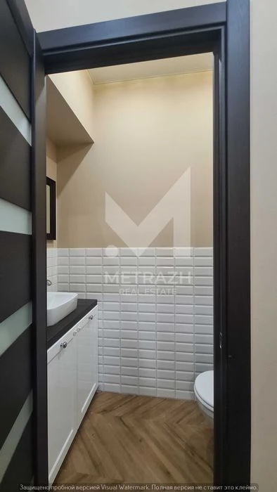 For sale. 4-room apartment 160 m2. City center. Closed.