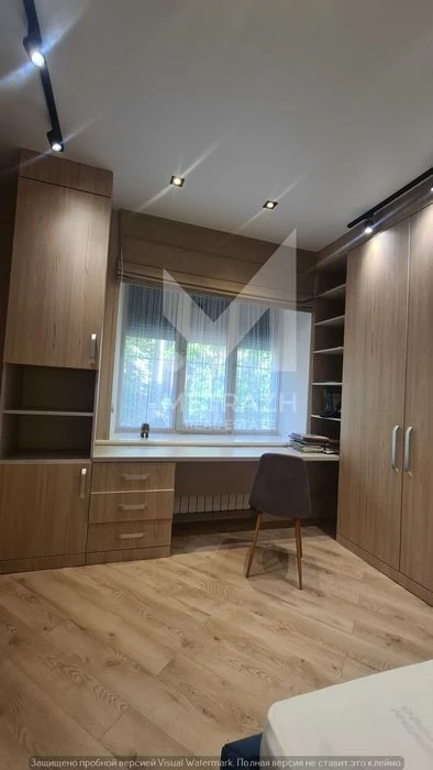 For sale. 4-room apartment 160 m2. City center. Closed.