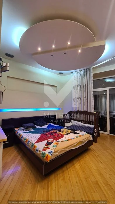 For sale. 4-room apartment 160 m2. City center. Closed.