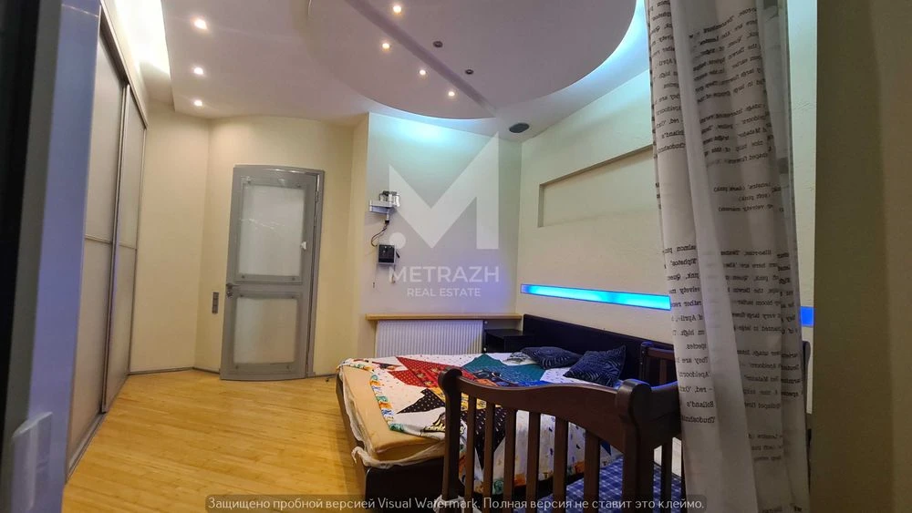 For sale. 4-room apartment 160 m2. City center. Closed.