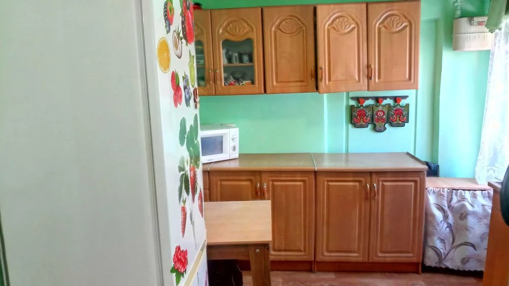 Продам 4х к. квартиру, р-н пр. А. Поля ( Кирова ), ул. Светл