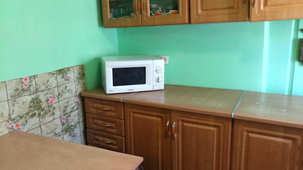 Продам 4х к. квартиру, р-н пр. А. Поля ( Кирова ), ул. Светл