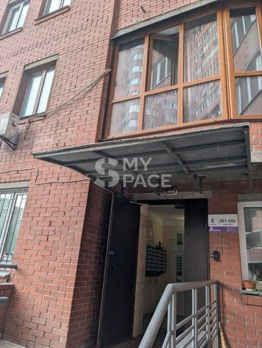 For sale! 3 rooms 115m2 2nd floor. Akhmatova 13d | Dragomanova | Grigor