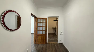 I will sell an apartment on the ground, a part of the house