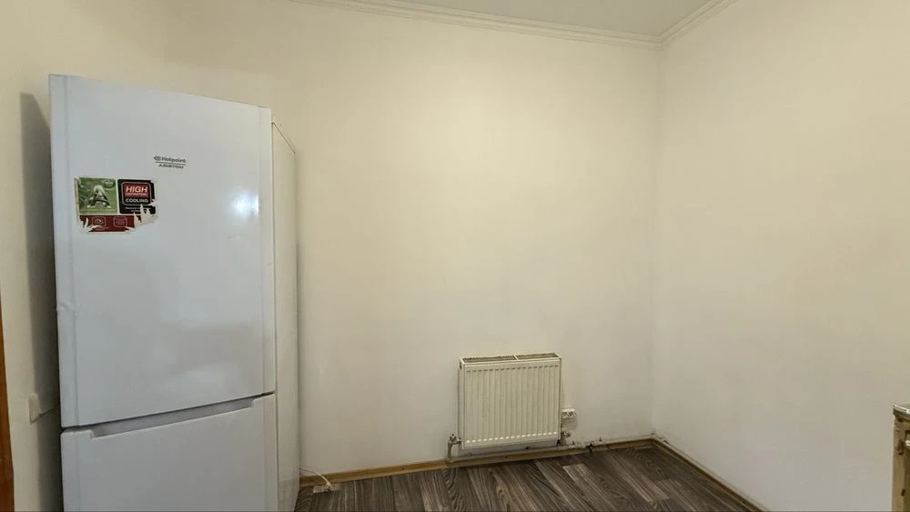 I will sell an apartment on the ground, a part of the house