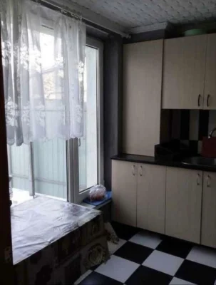 Продам квартиру з власним двором !