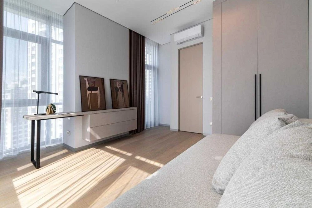 Sale of the 4th apartment Verkhoglyada 19 A (Dragomyrov) residential complex Novo